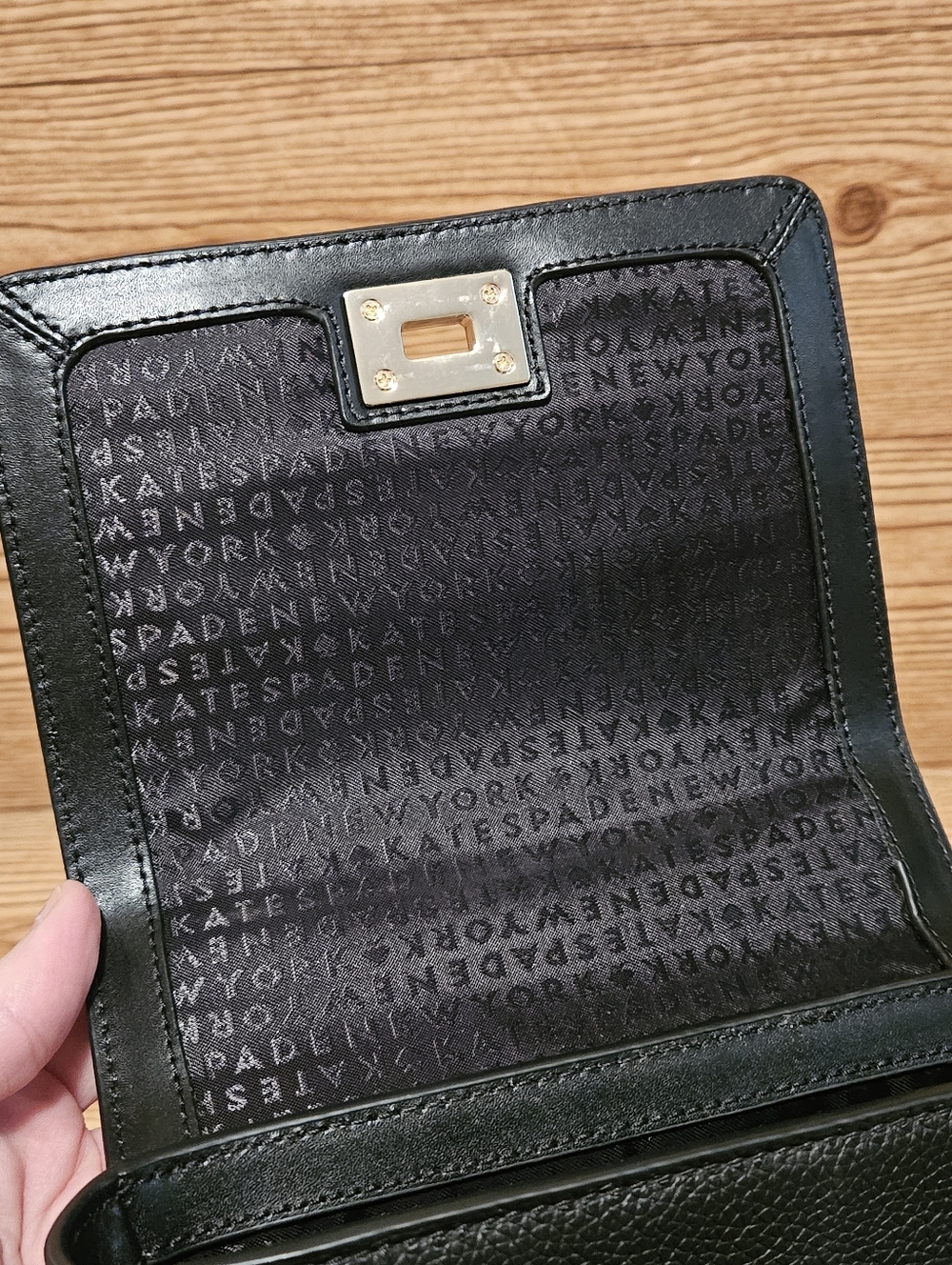 Kate Spade Serrano Place Pearl Maisie Hand Bag Crossbody Black Gold - Picture 9 of 13